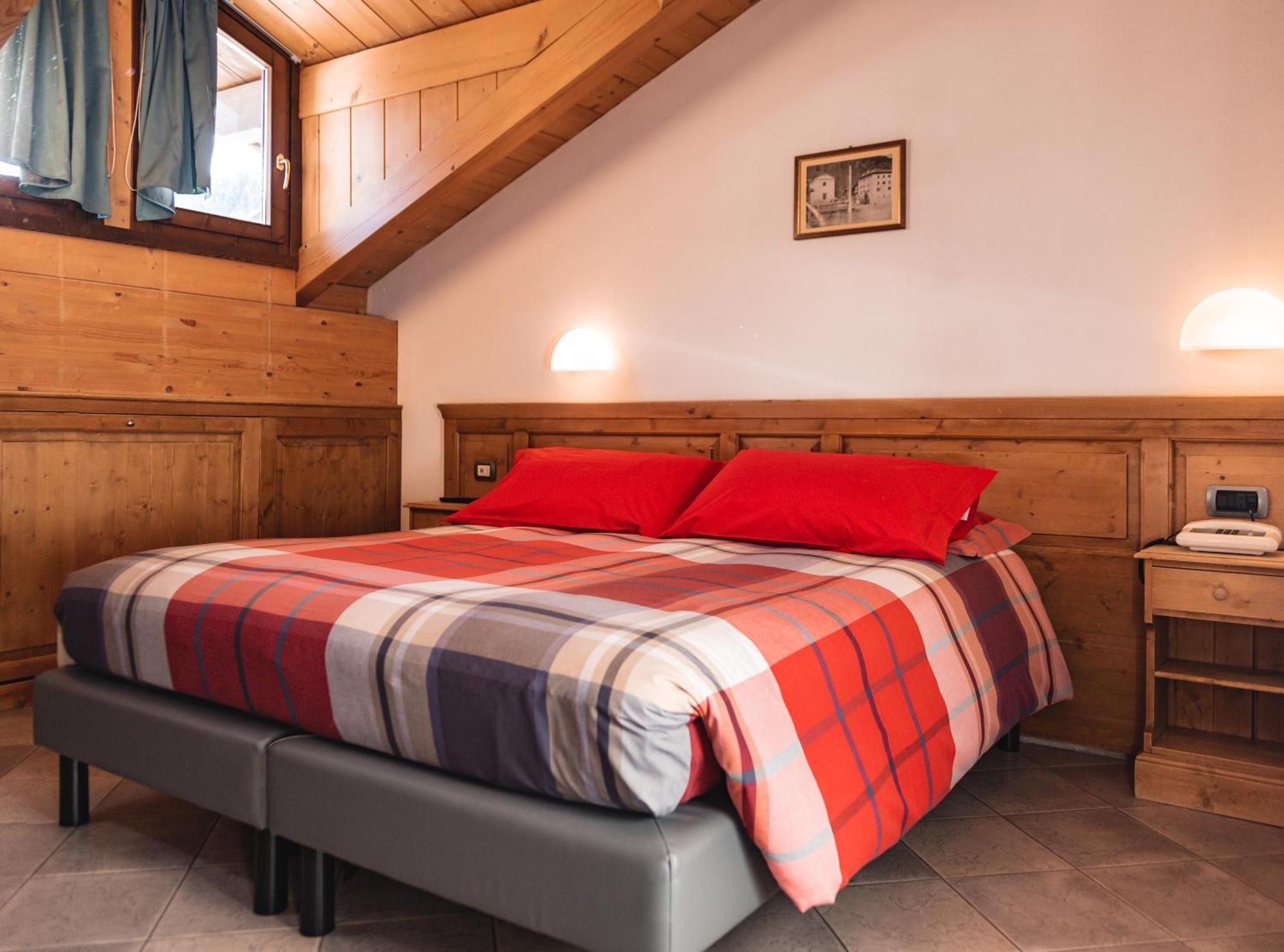 Hotel Compagnoni ซานตา กาเตรีนา วัลฟูร์วา ภายนอก รูปภาพ