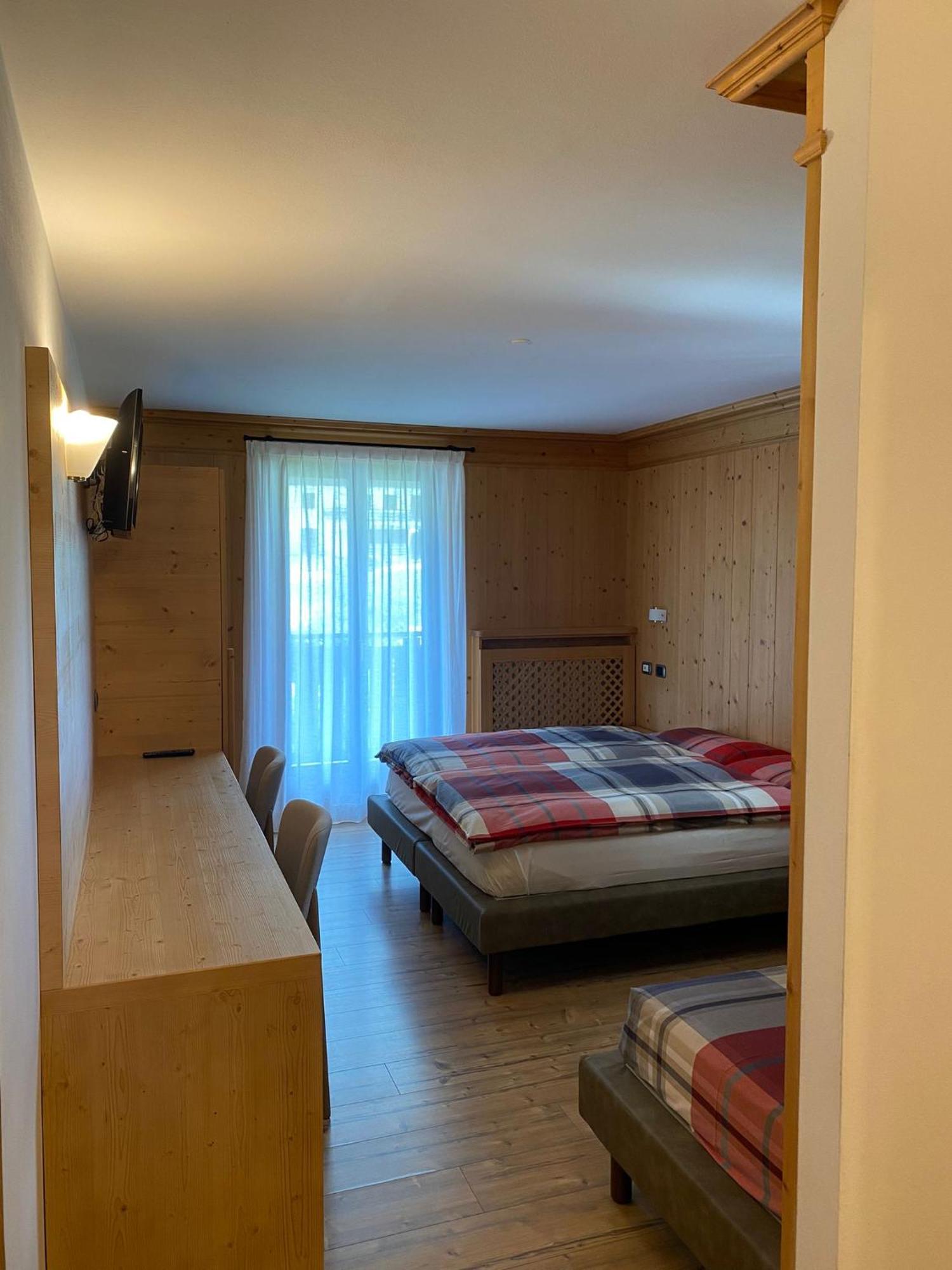 Hotel Compagnoni ซานตา กาเตรีนา วัลฟูร์วา ภายนอก รูปภาพ